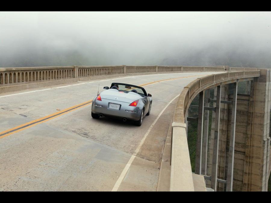  Nissan 350Z Roadster 2004 года  (фото 12 из 25)
